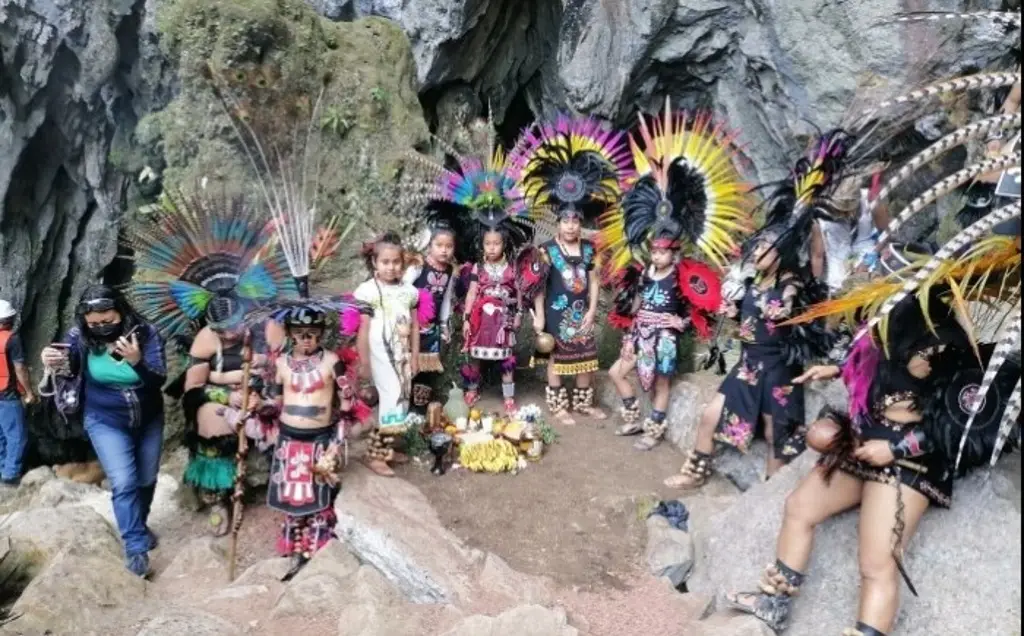 Imagen Ritual de Xochitlalis por primer viernes de marzo en las Grutas de Galicia de Ixtaczoquitlán