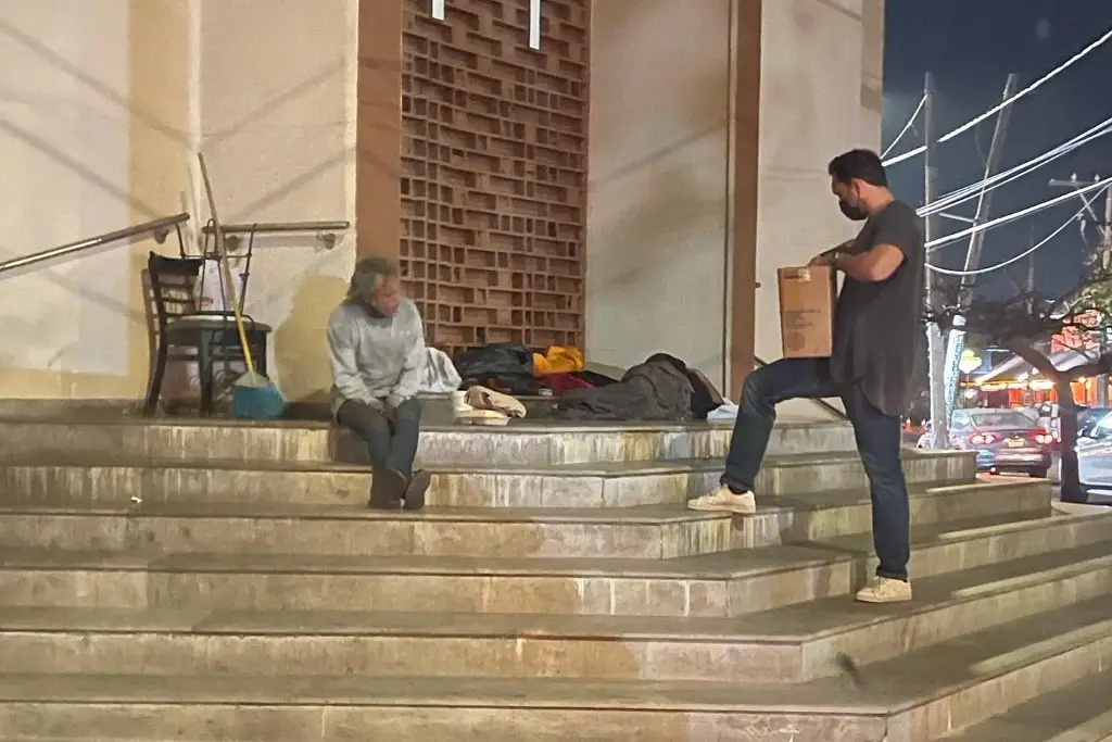 Imagen Cenitas con Amor: llevan comida a personas vulnerables en calles de Veracruz