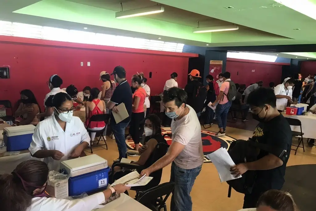 Imagen Esta es la vacuna que aplicarán a personas de 18 a 29 años en Veracruz 