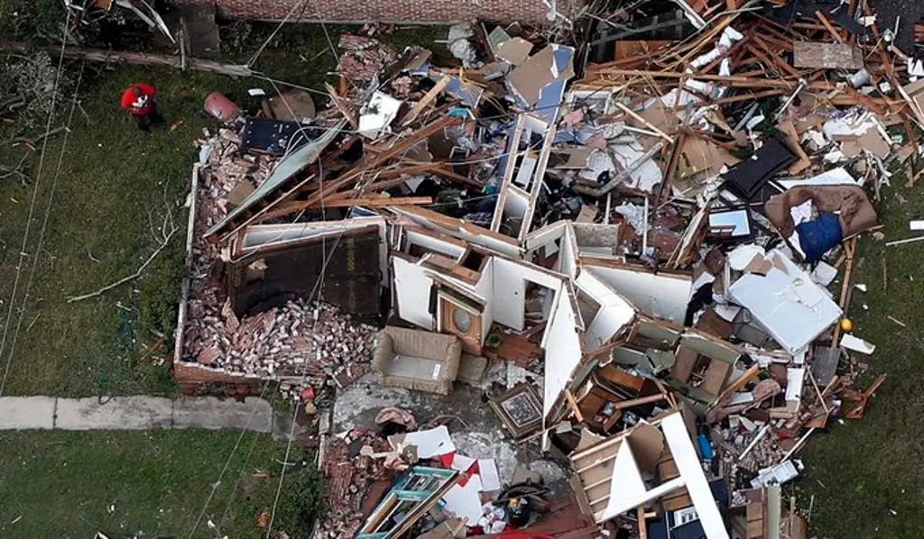 Imagen Reportan un muerto y decenas de lesionados tras el tornado en Nueva Orleans
