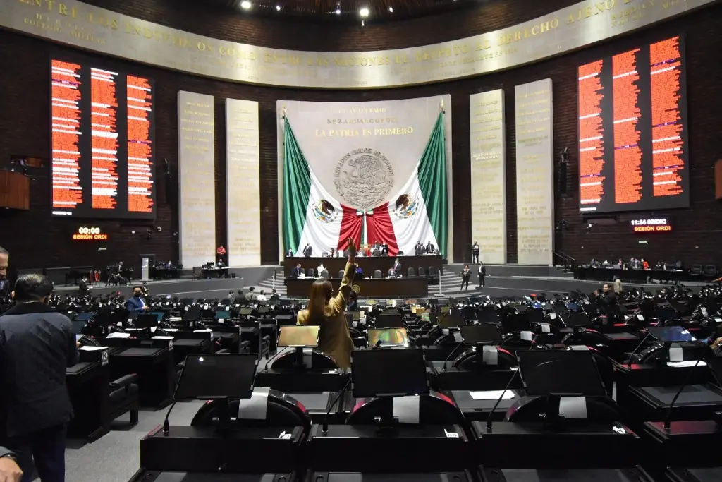 Imagen Circulan en Cámara de Diputados reforma eléctrica de AMLO 