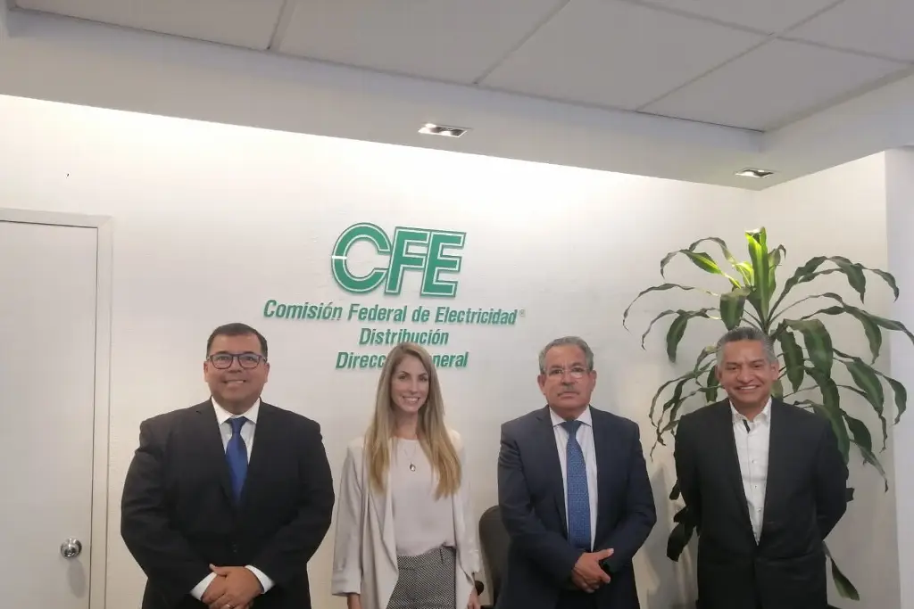 Imagen Patricia Lobeira se reúne con funcionarios de CFE en CDMX 