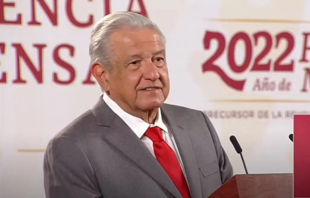 Imagen AMLO afirma que hay quienes vinculan al PAN con el pensamiento nazi