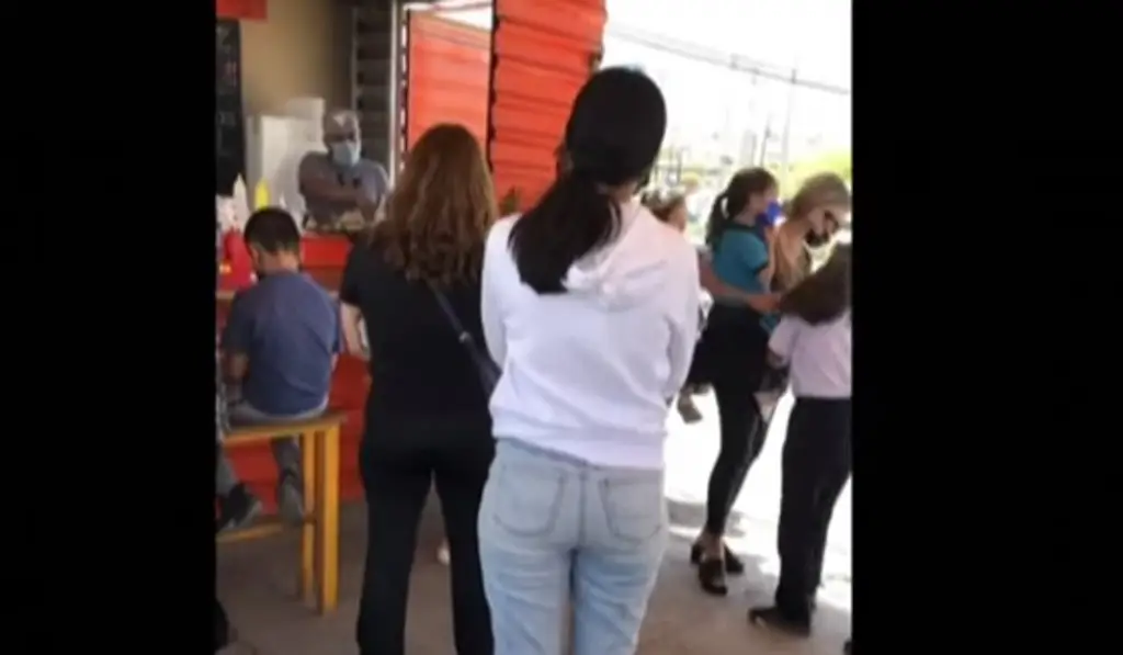 Imagen La apodan “Lady papas y refresco” porque su comida no le fue entregada a tiempo (+Video)  