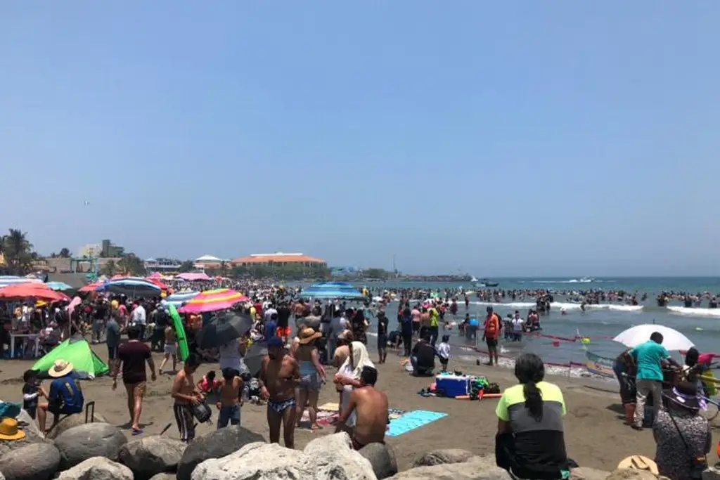 Imagen Playas de Veracruz llenas en este Sábado de Gloria