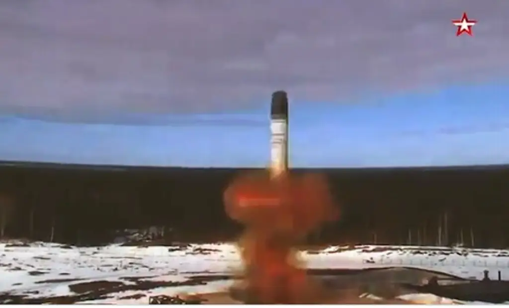 Imagen Putin presume nuevo misil que hará 'reflexionar' a enemigos de Rusia (+video)