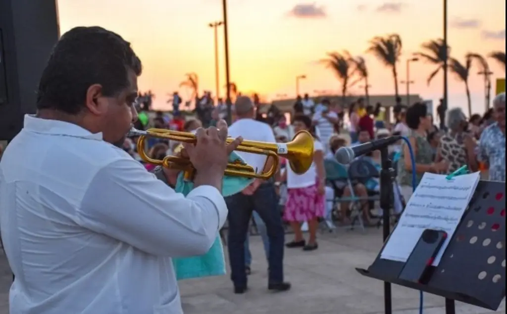Imagen Turistas disfrutan con “Marimba para Todos” en Coatzacoalcos