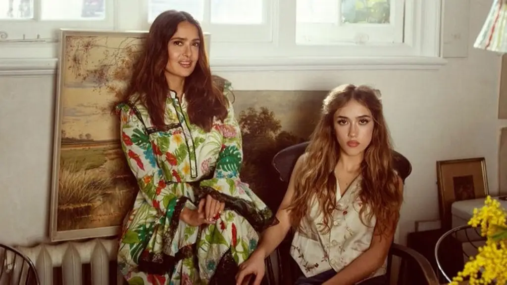 Imagen La veracruzana Salma Hayek posa junto a su hija para la revista Vogue (+fotos)