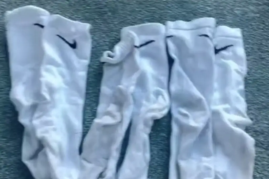 Imagen Gana más de 40 mil pesos vendiendo sus calcetines usados
