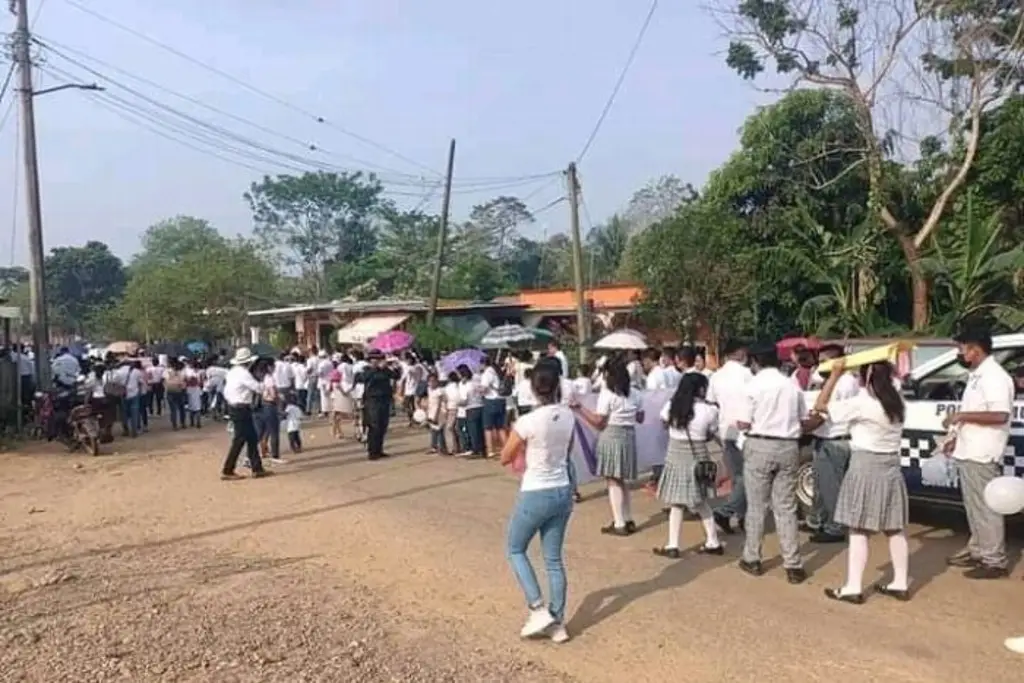 Imagen Exigen justicia para joven indígena abusada sexualmente en Santiago Sochiapa, Veracruz