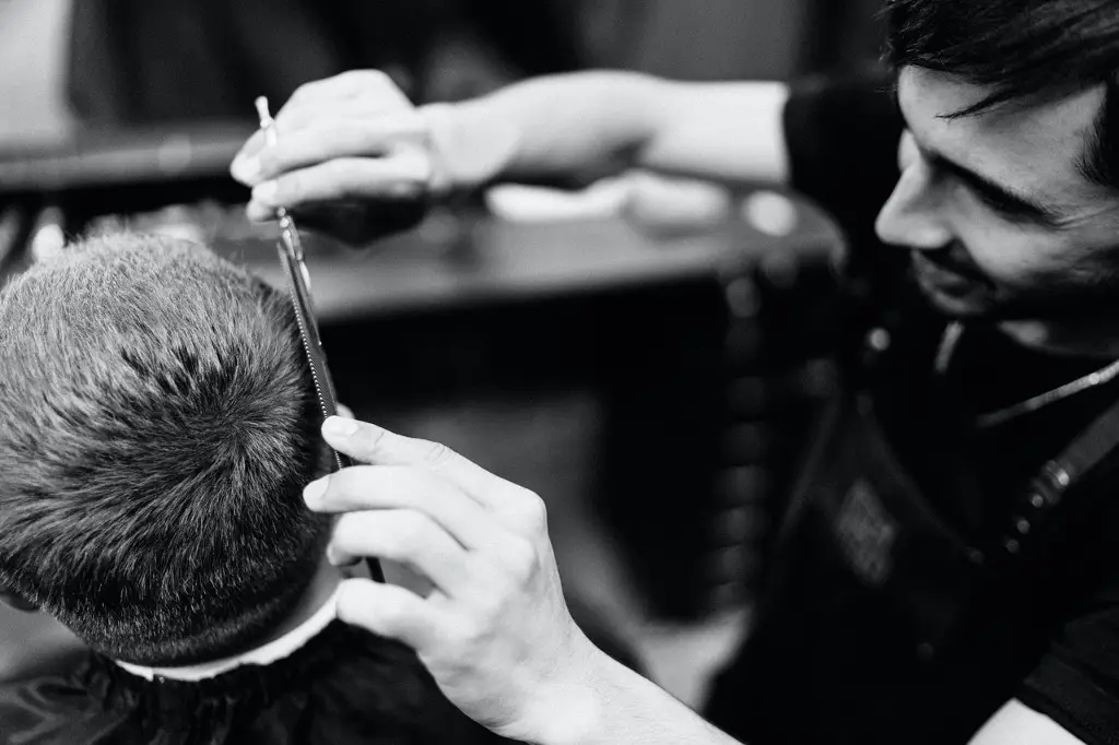 Imagen Alumno de secundaria gana amparo contra regla de cortarse el cabello estilo “casquete corto”
