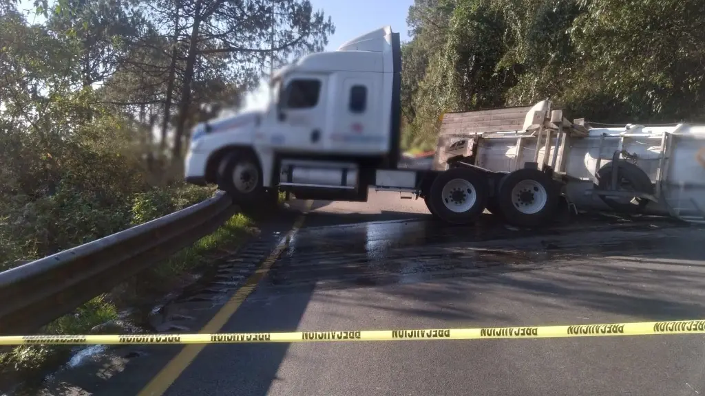 Imagen Accidente en cumbres de Maltrata causa cierre total de autopista