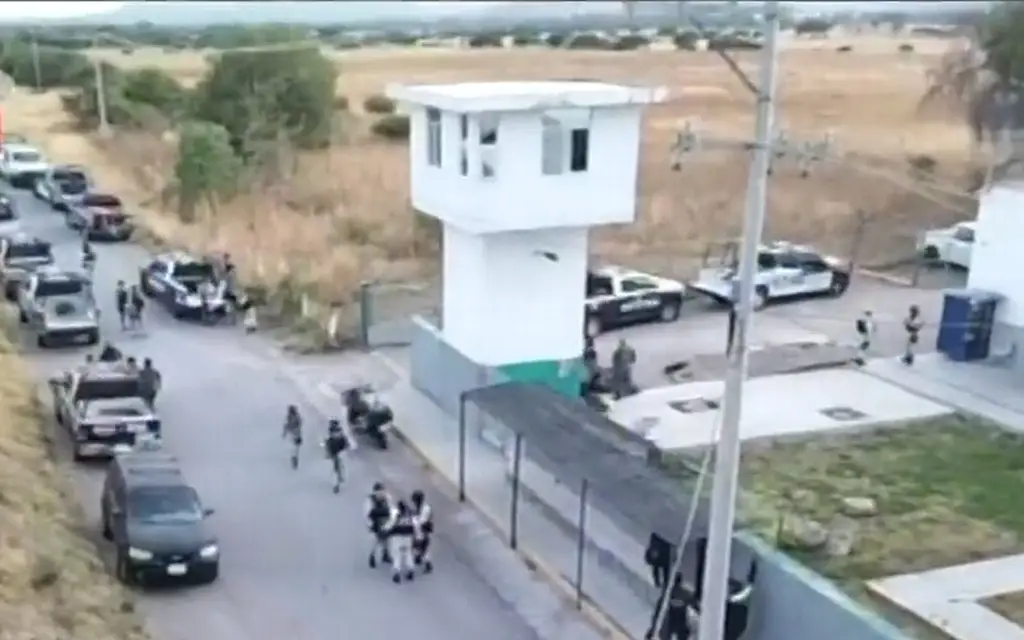 Imagen Riña en tutelar de menores de Zacatecas provoca fuerte operativo policiaco