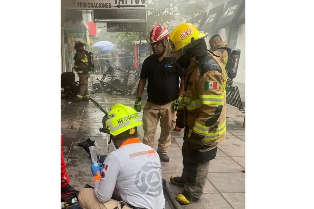 Imagen Un muerto y 6 heridos por incendio en edificio de departamentos de Monterrey