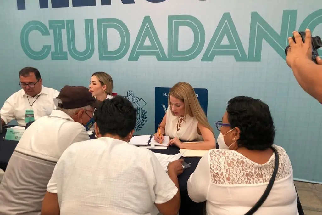 Imagen Retoman 'Miércoles Ciudadano' en el Ayuntamiento de Veracruz