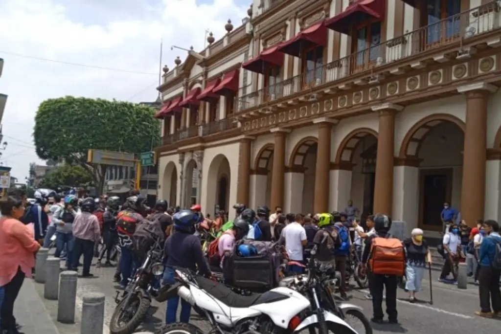 Motorepartidores protestan contra SSP por detención de Rey David