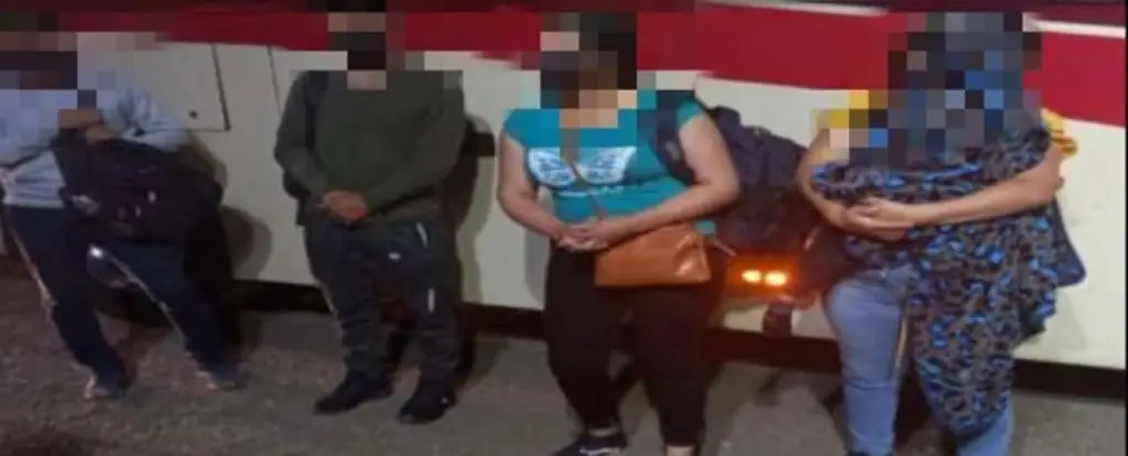 Imagen Aseguran a 62 migrantes en Agua Dulce, Cosoleacaque, Las Choapas y Sayula