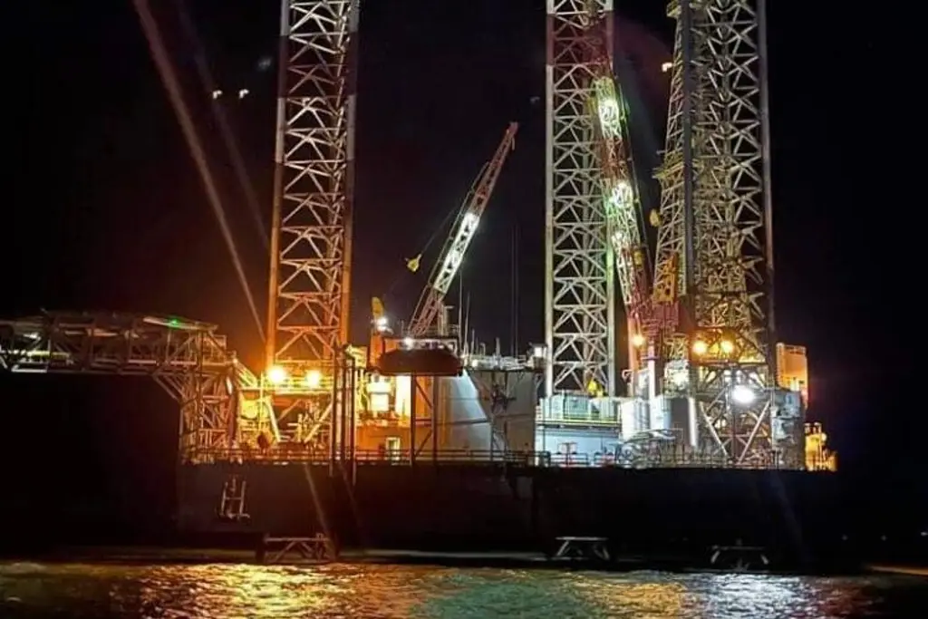 Imagen Llega plataforma gigante a Alvarado, después de protagonizar tragedia 