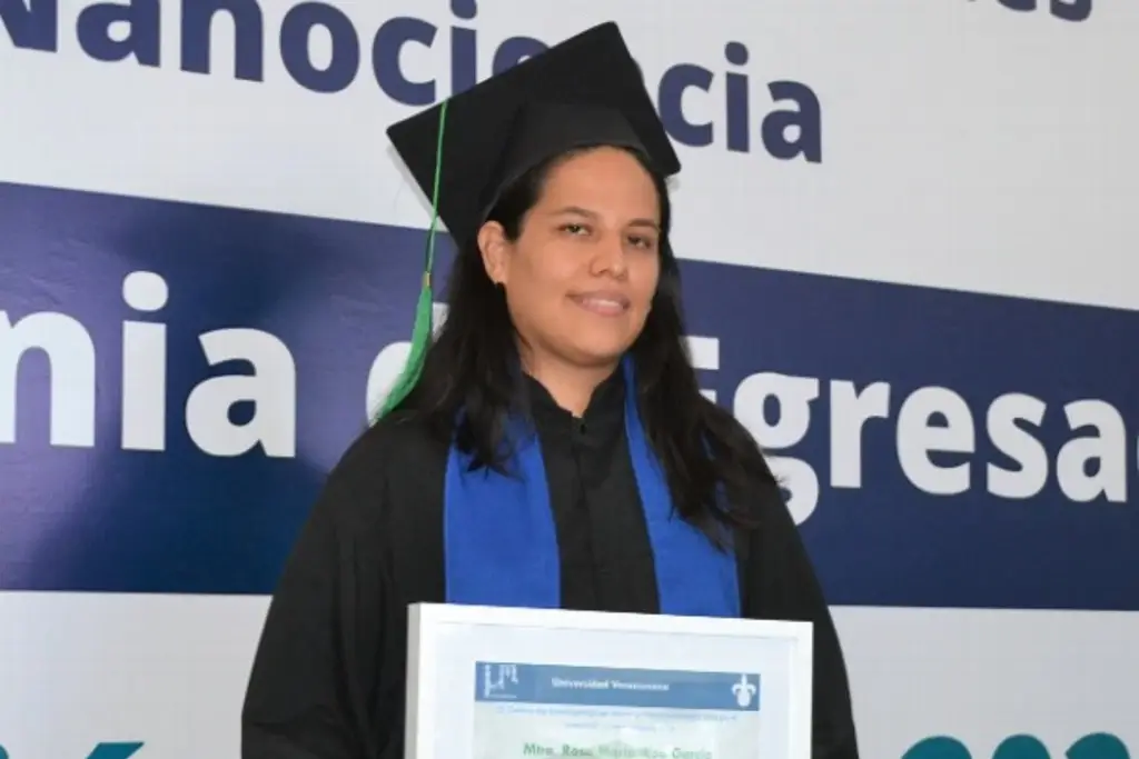 Imagen Rosa María Woo, egresada con el mejor promedio en doctorado de Microna en la UV