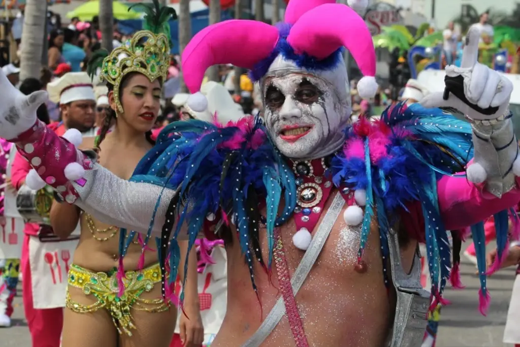 Imagen Habrá curso para realizar máscaras con temática del Carnaval de Veracruz