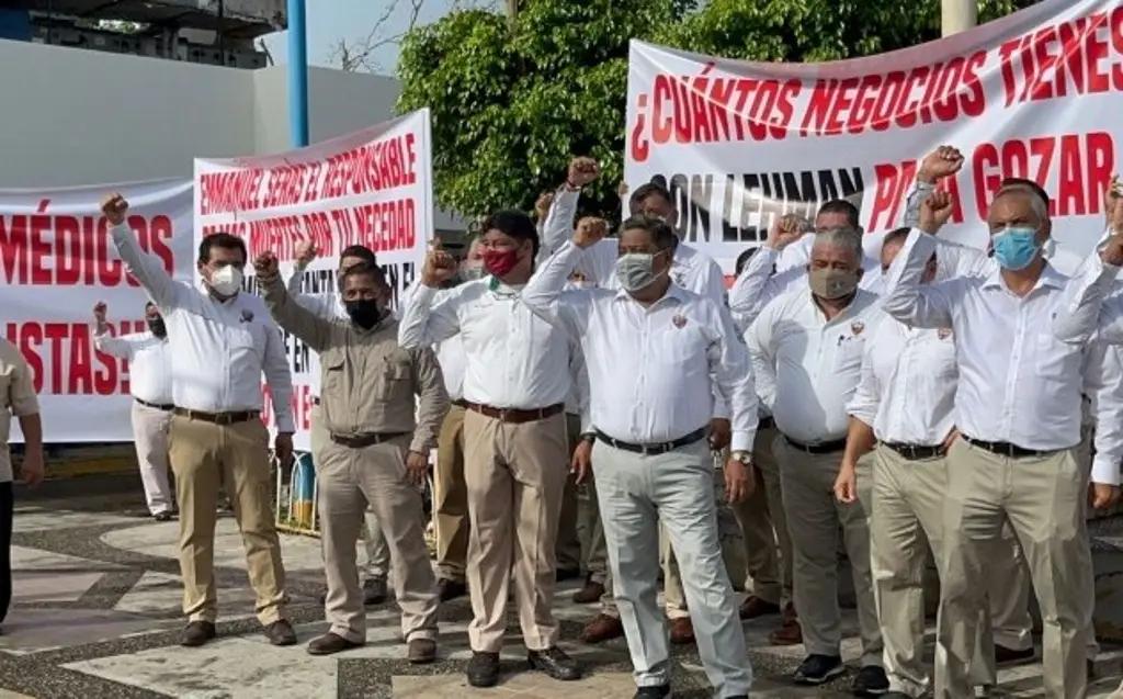 Imagen Exigen destitución de director de hospital regional de Pemex en Poza Rica