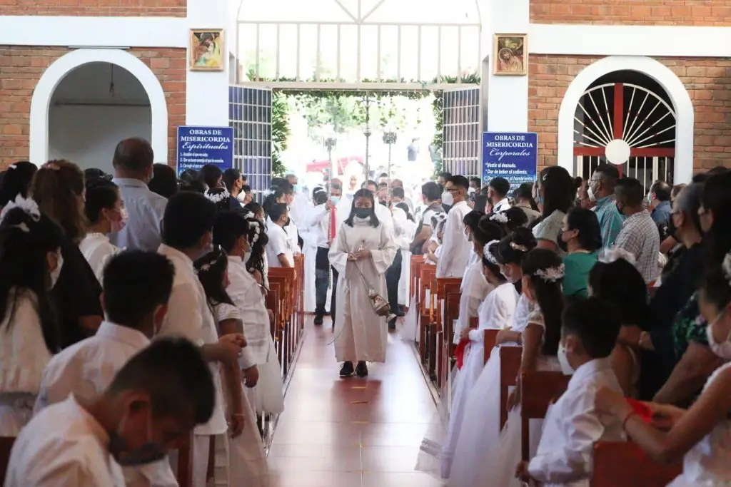 Imagen Hubo confirmaciones en Corpus Christi: Arquidiócesis de Xalapa