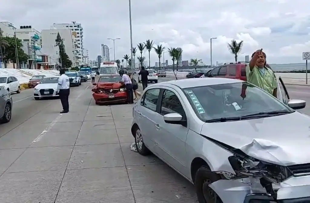 Imagen Carambola en bulevar Miguel Alemán de Boca del Río