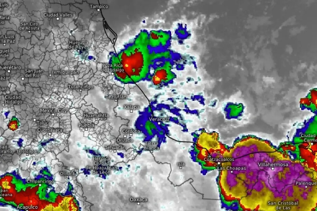 Imagen Alertan sobre posible incremento de niveles de ríos y deslaves por lluvias en Veracruz