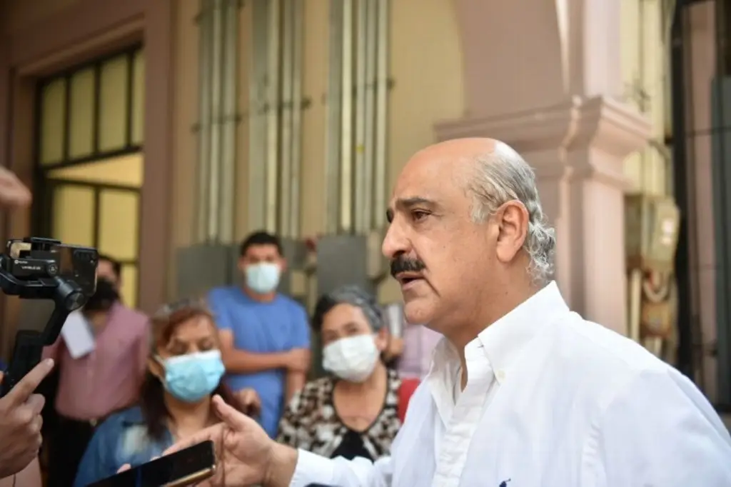 Imagen Ricardo Ahued reconoce que no se bajó el sueldo y redujo el de trabajadores