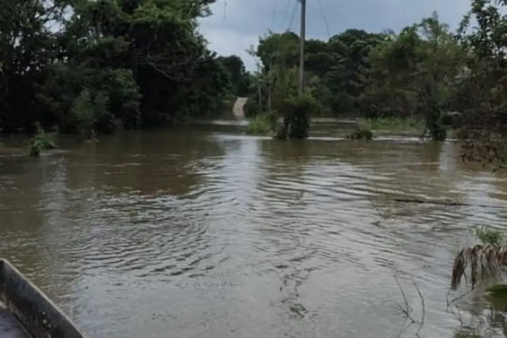 Imagen Río Uxpanapa rebasa su Nivel de Aguas Máximas Ordinarias al sur de Veracruz