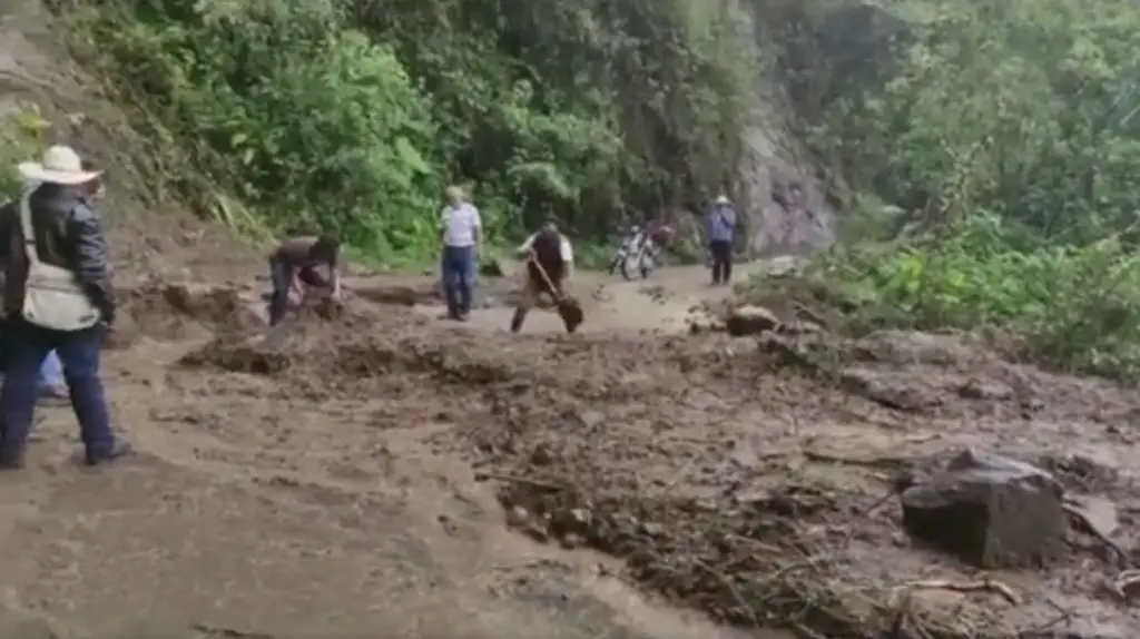 Imagen Incomunicada la Sierra de Zongolica por deslaves 
