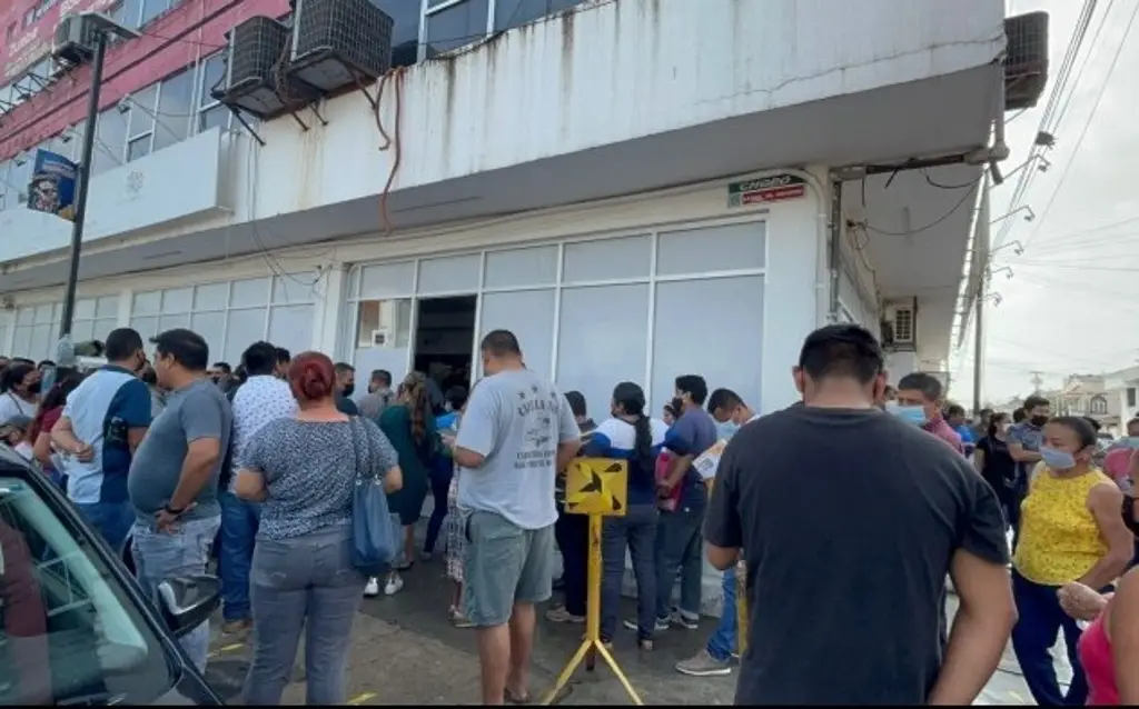 Imagen Reportan que más de 300 personas diariamente canjean placas en Poza Rica