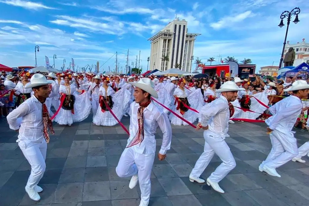 Imagen Baile magno Jarocho en Malecón de Veracruz