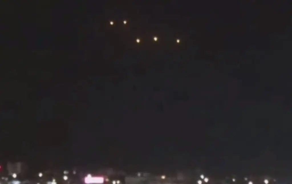 Imagen ¿Qué eran las ‘luces extrañas’ que se observaron en el cielo en Tijuana y San Diego?, esto explica Maussan