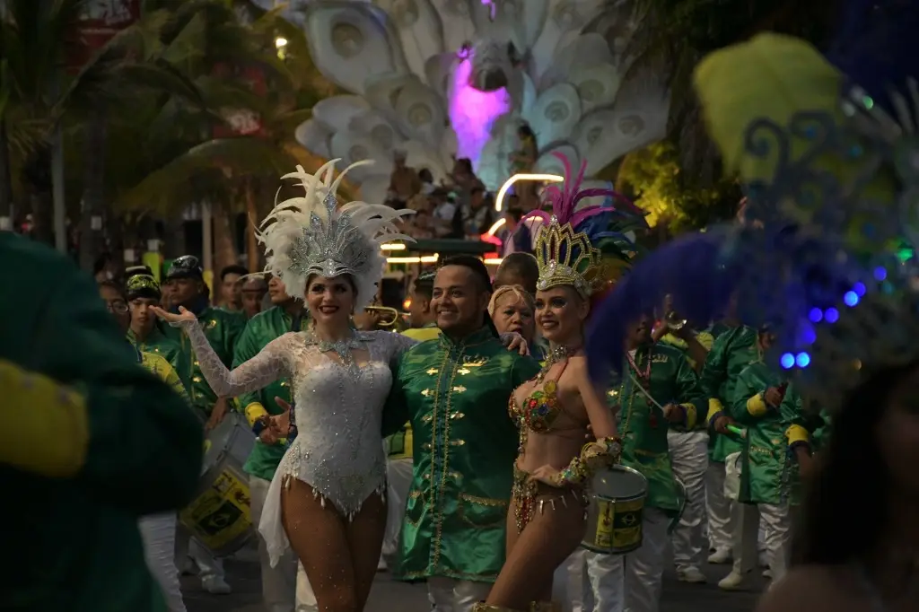 Imagen Hoy último gran desfile de Carnaval de Veracruz 2022