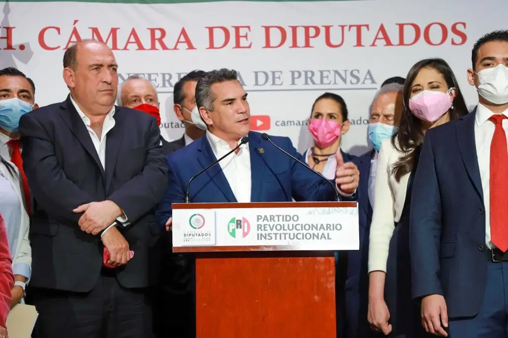 Imagen Diputados del PRI condenan “persecución política” contra Alejandro Moreno