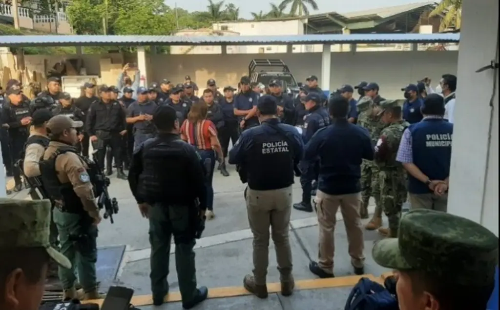 Imagen Fuerza Civil y Marina toman control de la seguridad en Tuxpan, Veracruz 