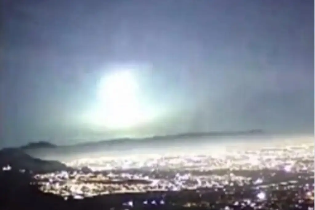 Imagen Captan supuesta caída de meteorito desde México y otros países (+Videos)