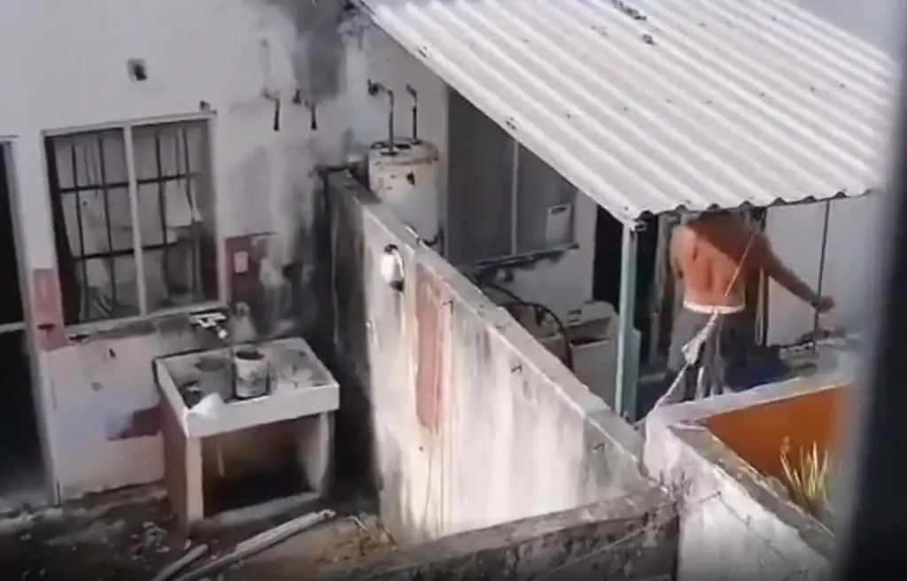 Imagen Graban a hombre golpeando a mascota en fraccionamiento de Veracruz (+Video)