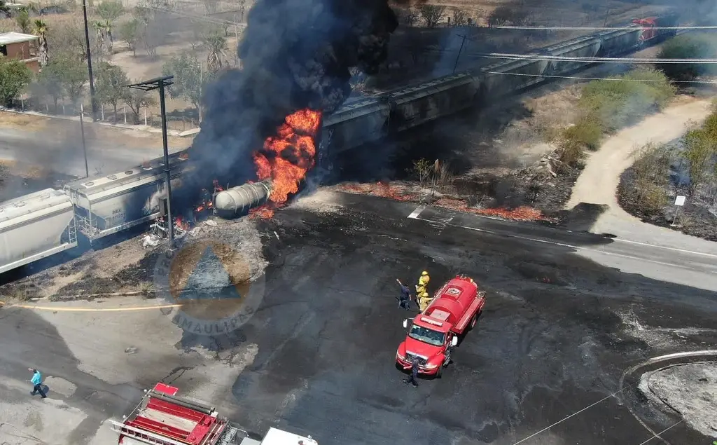 Imagen Explota pipa al chocar con tren en Tamaulipas; hay un herido 