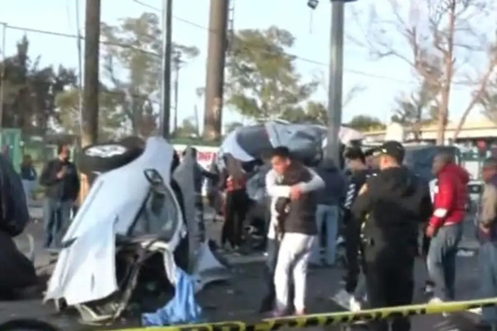 Imagen Mueren jóvenes en choque; su auto se partió en dos por el exceso de velocidad