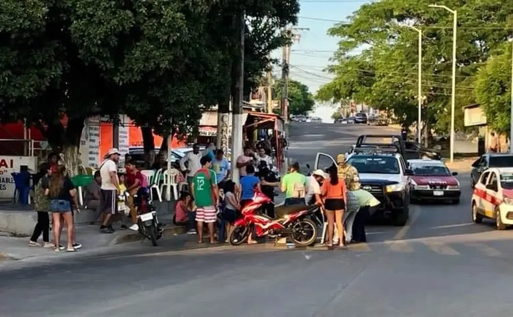 Imagen Atropella taxi a dos mujeres en Veracruz y se da a la fuga 