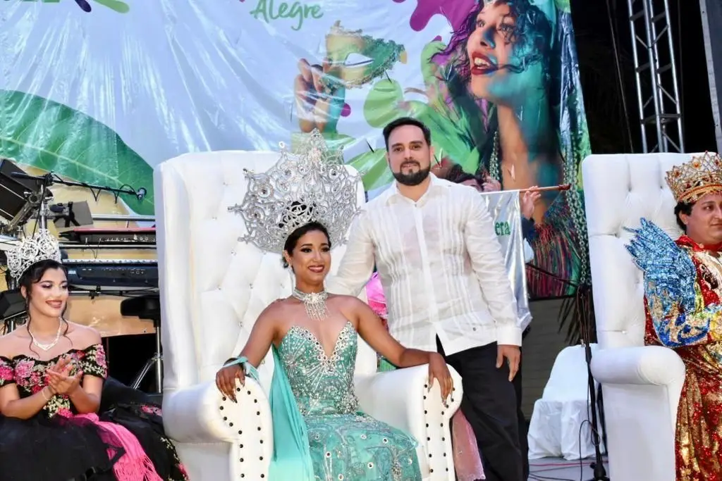 Imagen Coronan a Corte Real de la Feria del Mango Medellín 2022