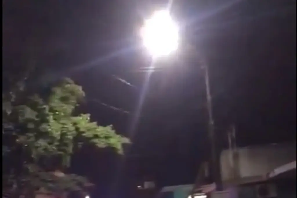 Imagen Tras más de 20 horas sin luz, restablecen el servicio en colonia Nieto de Boca Del Río