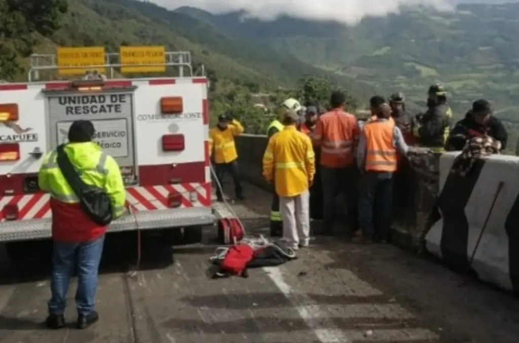 Imagen Identifican a los 3 jóvenes fallecidos en accidente en las Cumbres de Maltrata