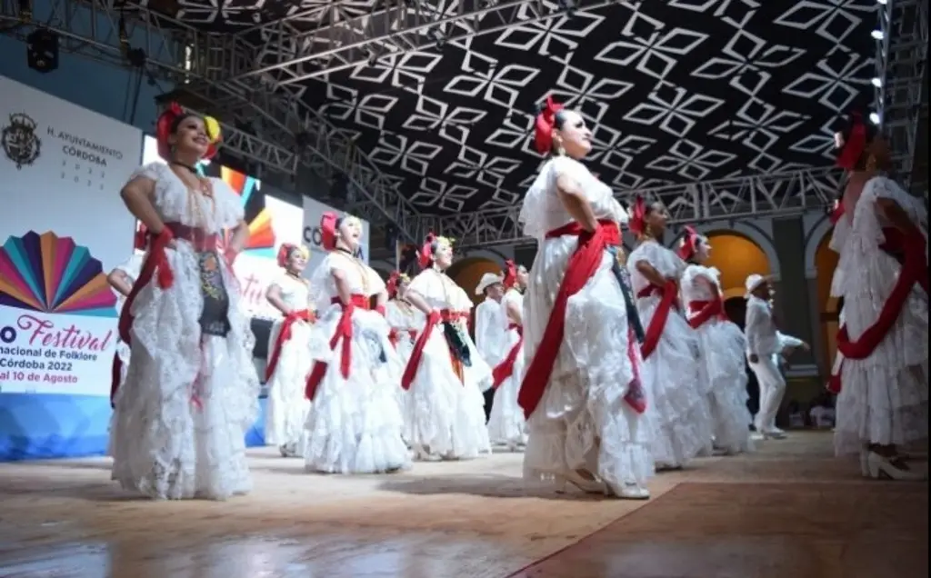 Imagen Inauguran Festival Internacional del Folklore en Córdoba 