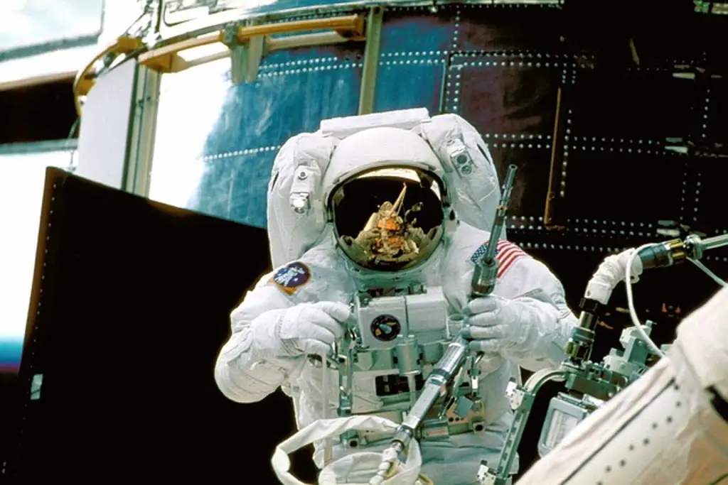 Imagen La NASA prohibió a astronautas masturbarse en el espacio, checa el motivo