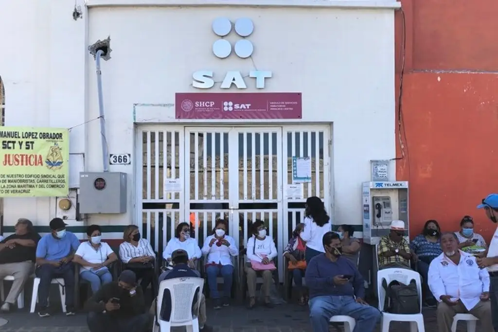 Imagen Exportuarios bloquearán SAT y oficinas del IMSS en Veracruz; piden pensiones