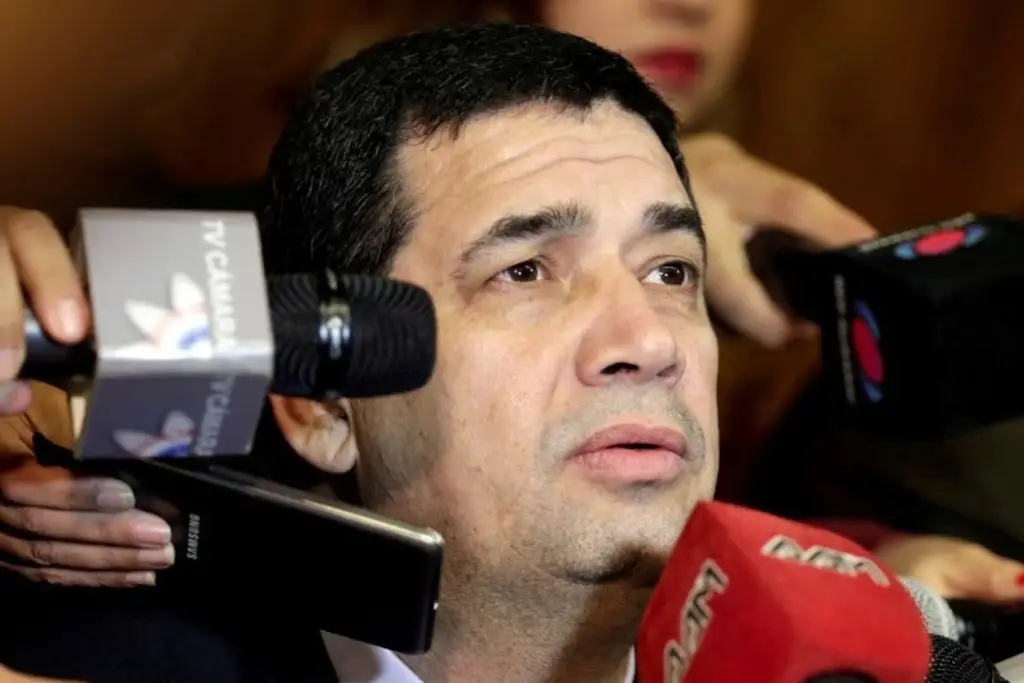 Imagen Vicepresidente de Paraguay anuncia renuncia al cargo y a candidatura presidencial