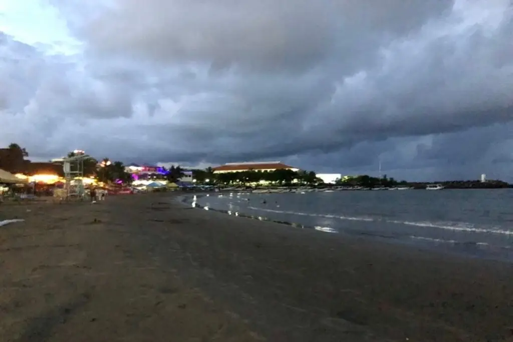 Imagen ¿Pueden ser un mal presagio? Oceanógrafo aclara mitos sobre las mareas en Veracruz